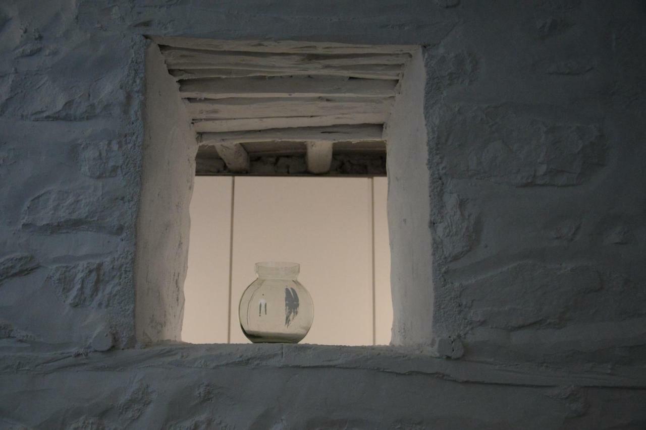 Ecloge, Hydra Island Villa