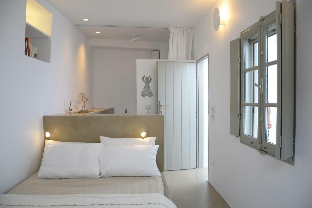 Ecloge, Hydra Island Villa