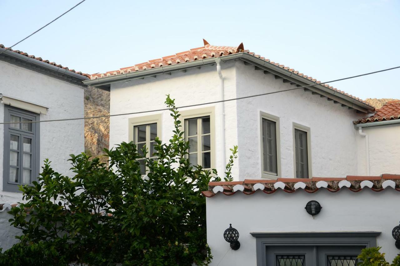 Ecloge, Hydra Island Villa